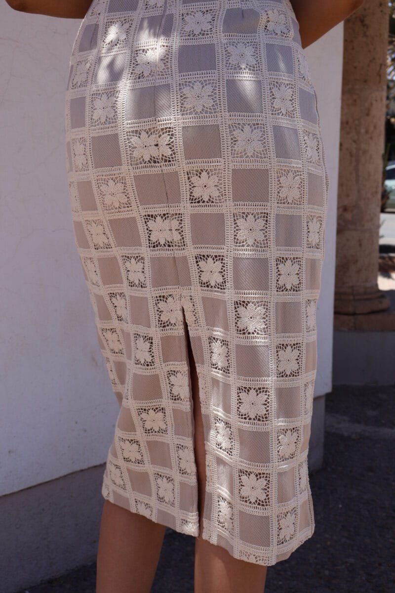 Vestido midi con detalles nude - Image 7