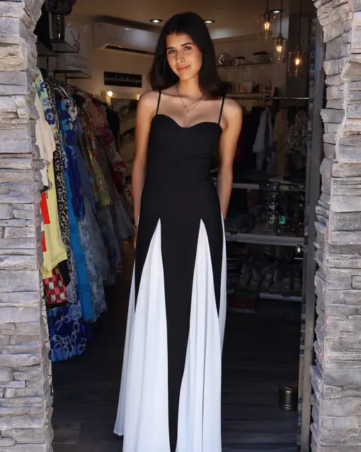 Vestido largo de tirante negro con blanco