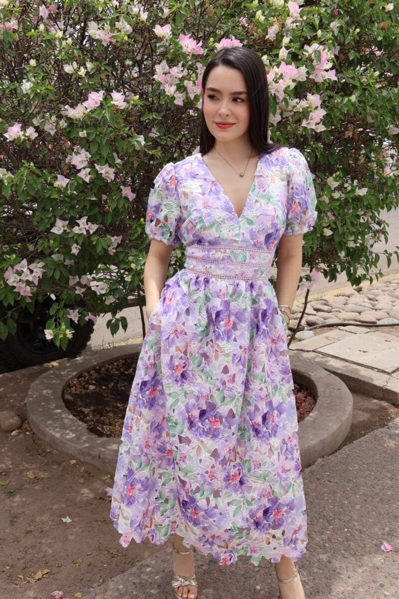 Vestido encaje lila midi