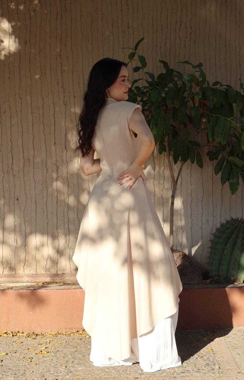 Set nude con pantalón plisado blanco - Image 5