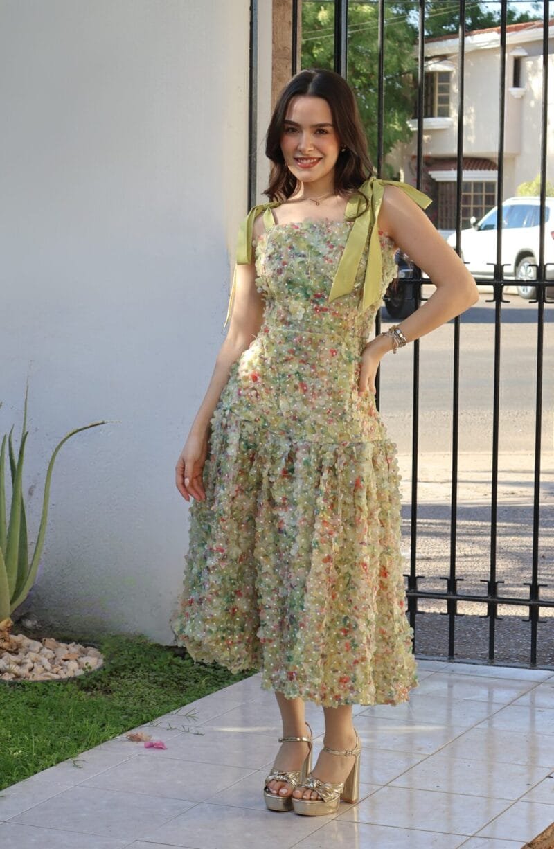 Vestido verde midi con detalle de flores - Image 2