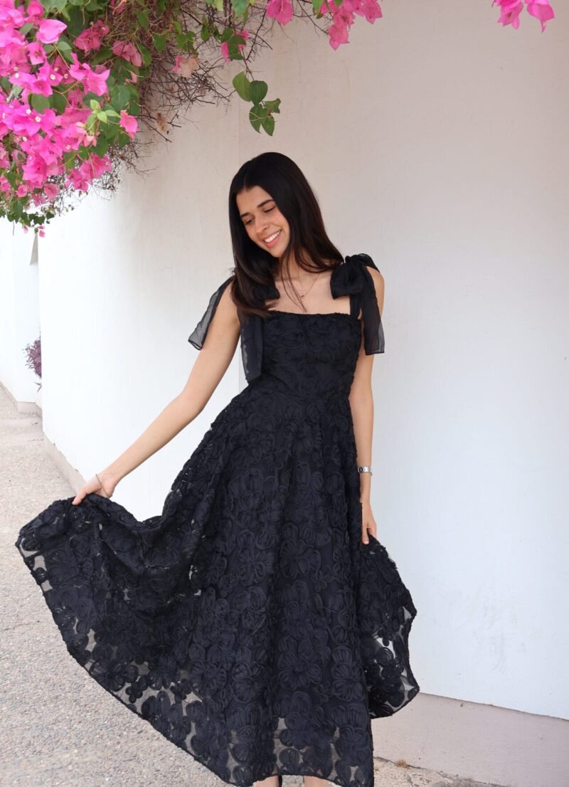 Vestido midi negro con flores