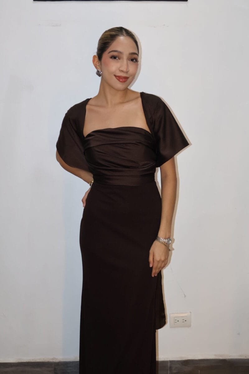 Vestido liso strapless cafe - Image 4