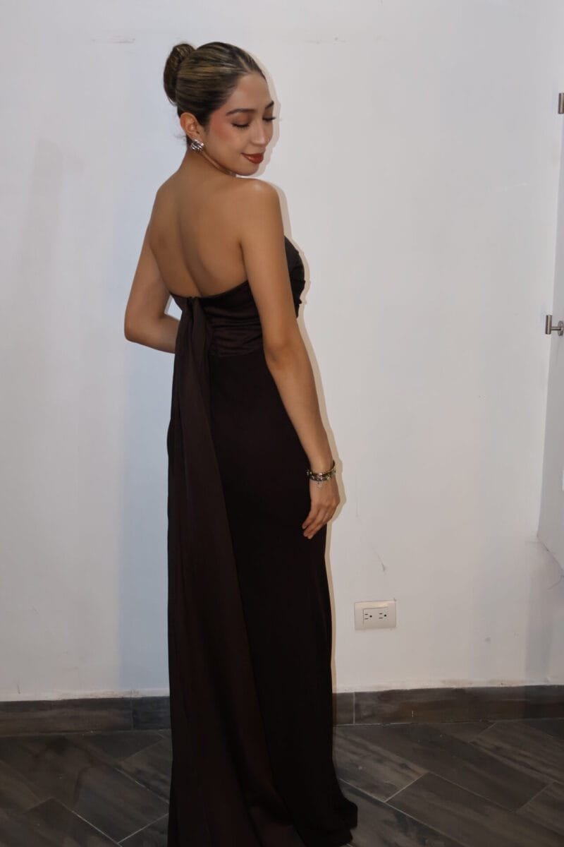 Vestido liso strapless cafe - Image 6
