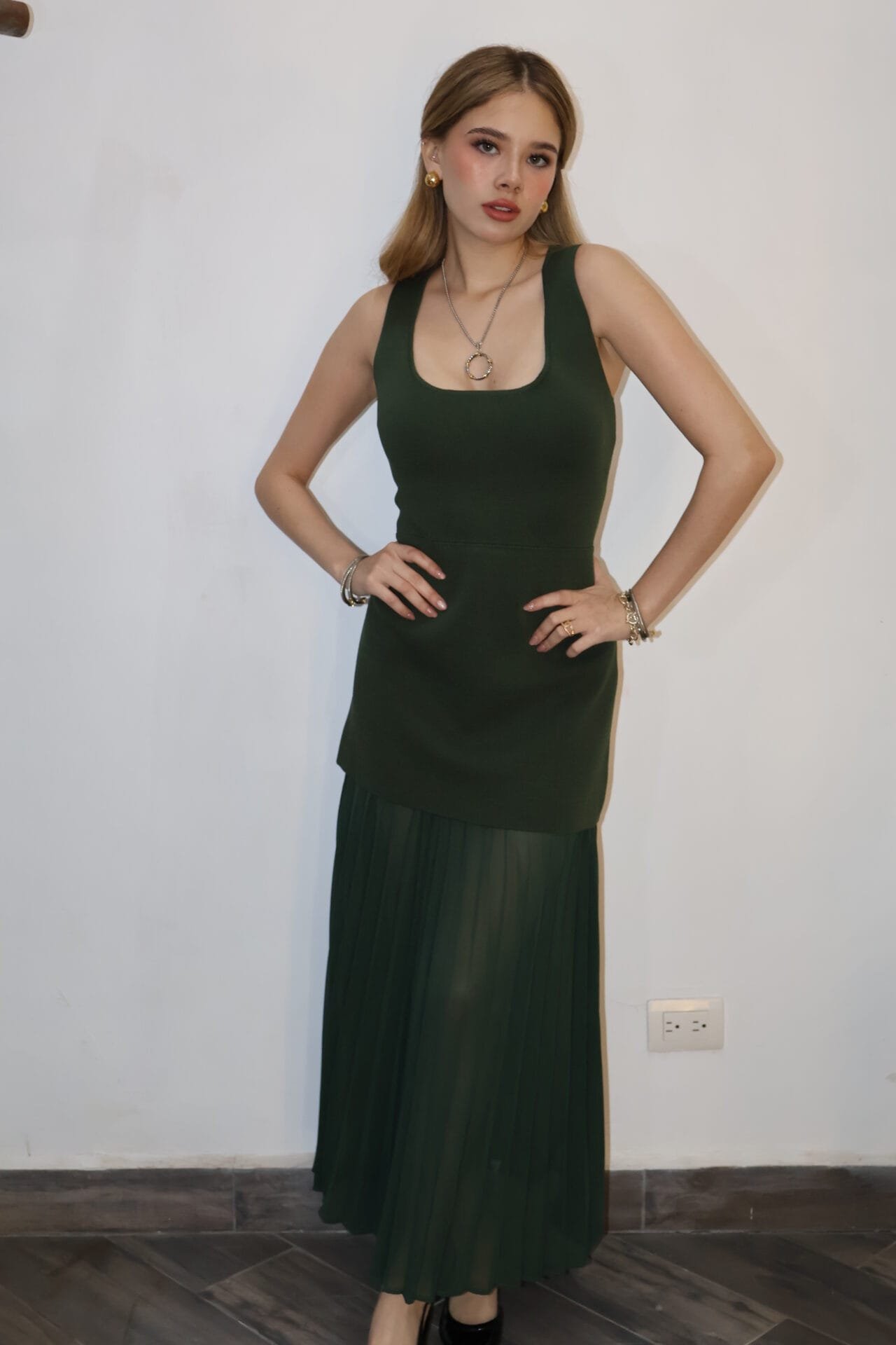 Vestido liso plisado verde
