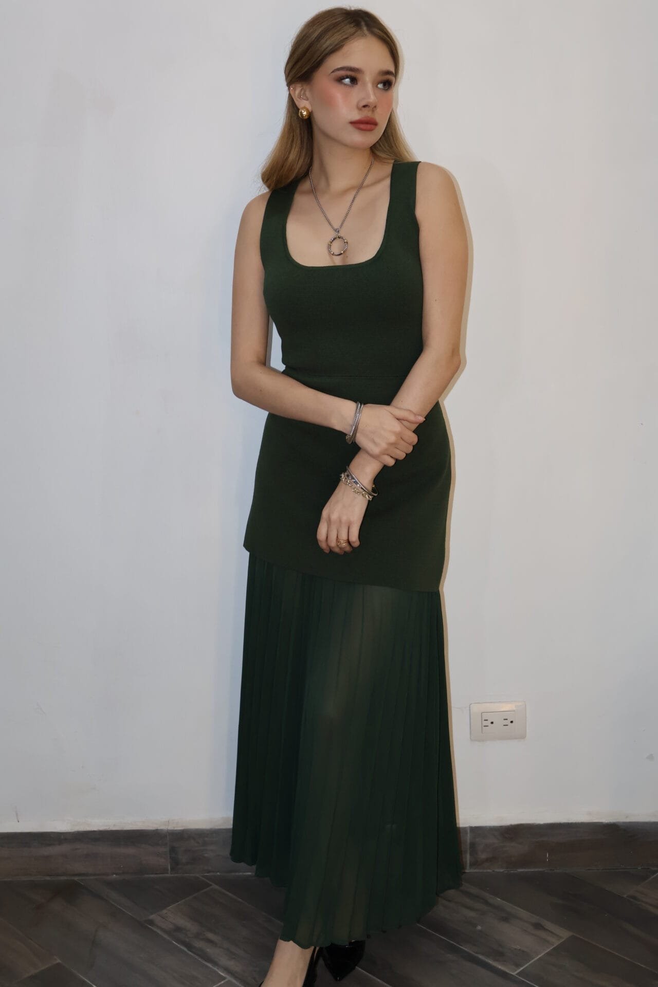 Vestido liso plisado verde - Image 2