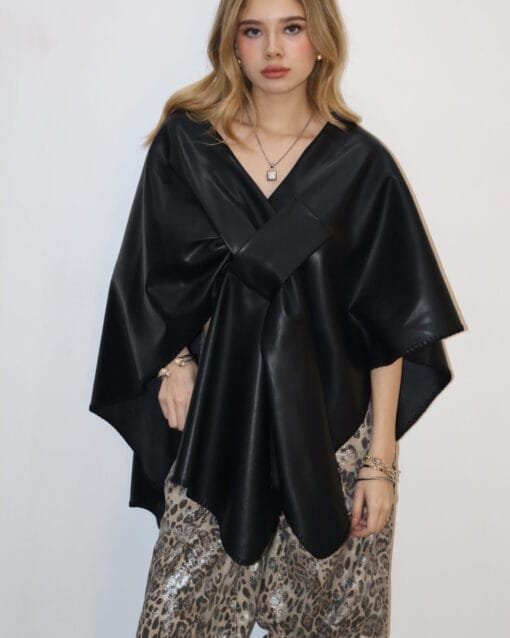 Poncho vinipiel negro
