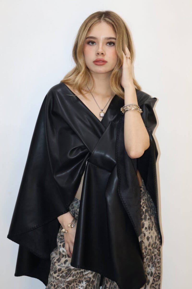 Poncho vinipiel negro - Image 3