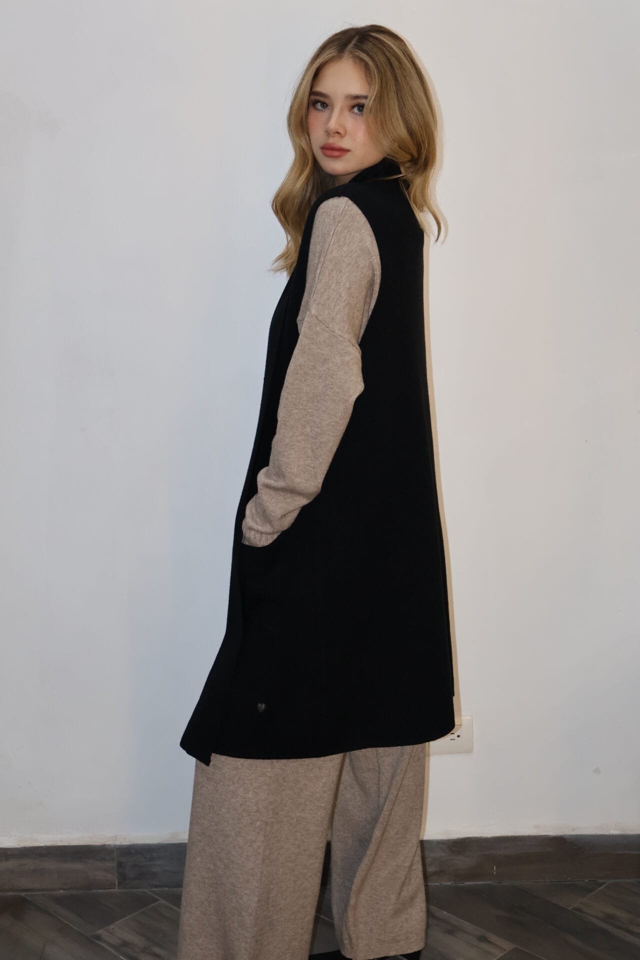 Chaleco largo negro - Image 4