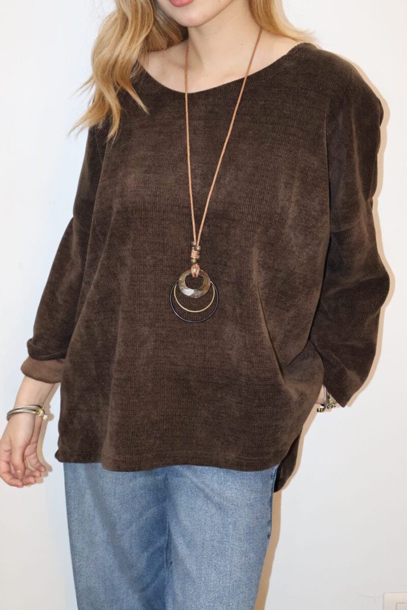 Blusa de pana cafe con collar - Image 3