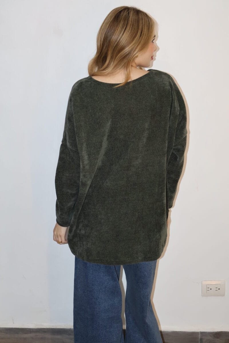 Blusa de pana verde con collar - Image 4