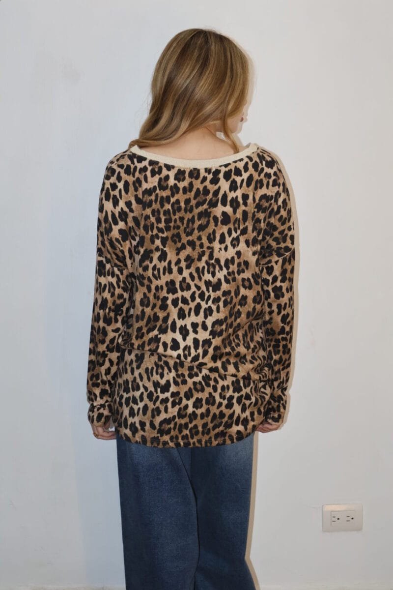Blusa estampado animal print - Image 3