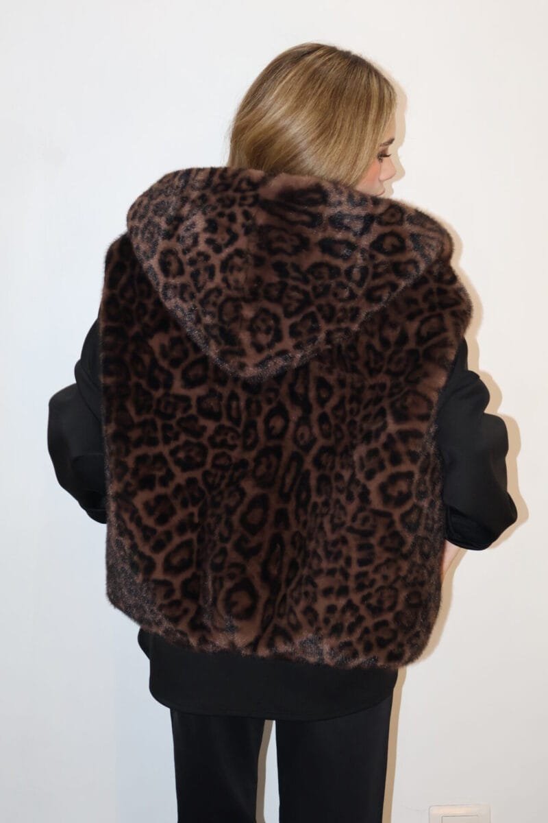 Chaleco animal print faux fur con gorro - Image 5