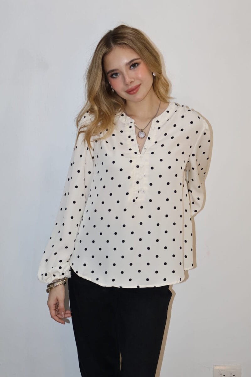 Blusa polka dots beige con negro