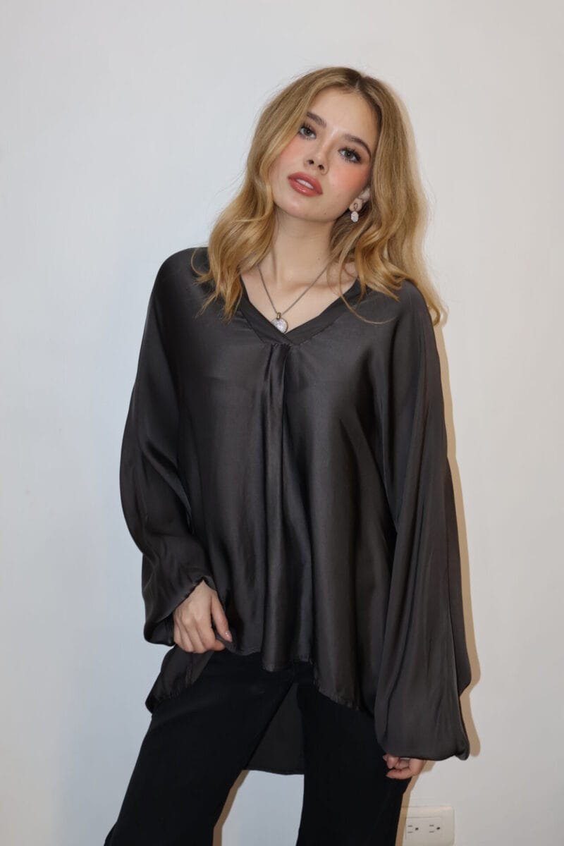 Blusa lisa manga larga gris oscuro
