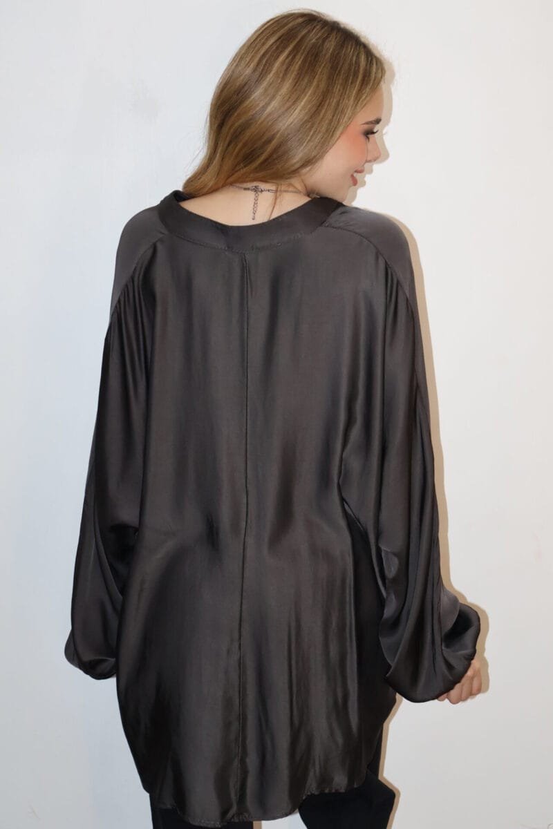 Blusa lisa manga larga gris oscuro - Image 4