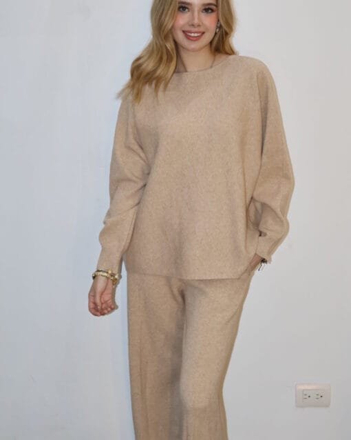 Set de pants liso nude con botones en espalda