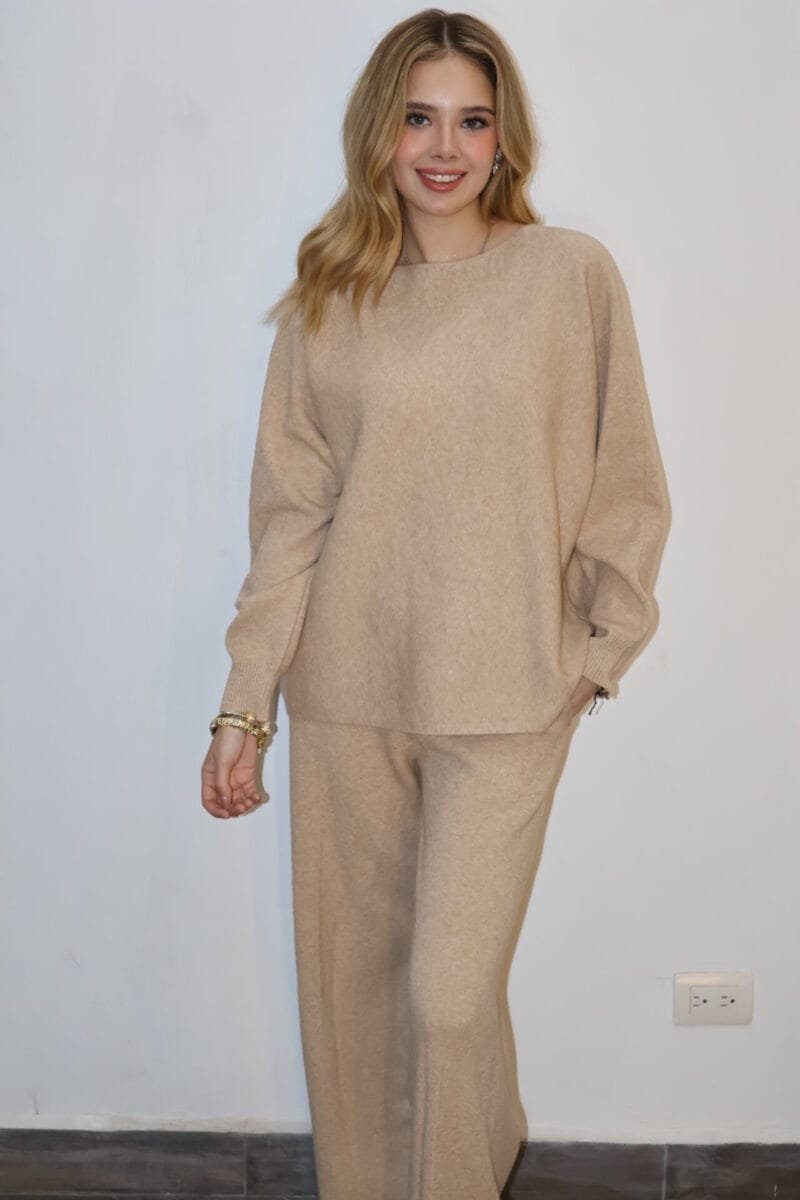Set de pants liso nude con botones en espalda