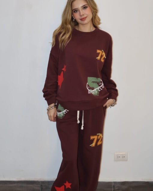 Set de pants guinda con estampado