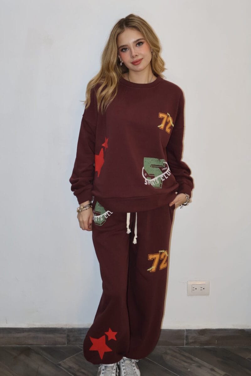 Set de pants guinda con estampado