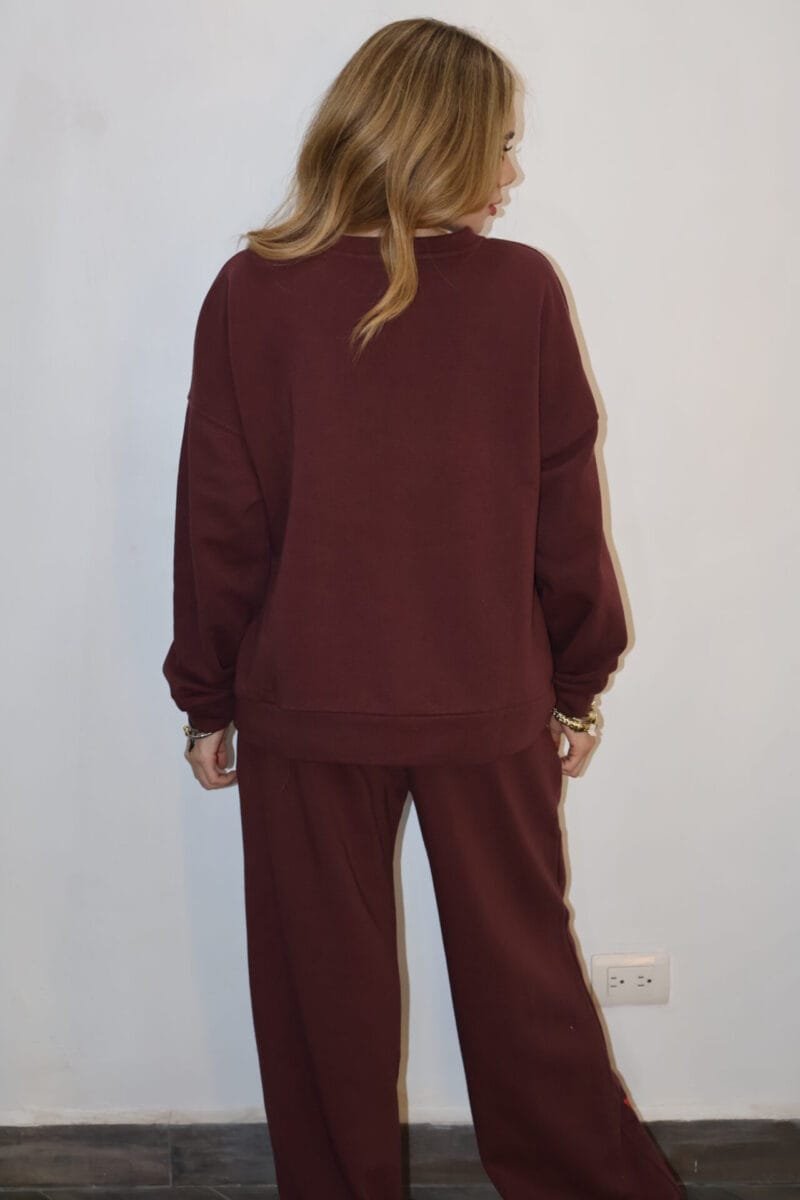Set de pants guinda con estampado - Image 4