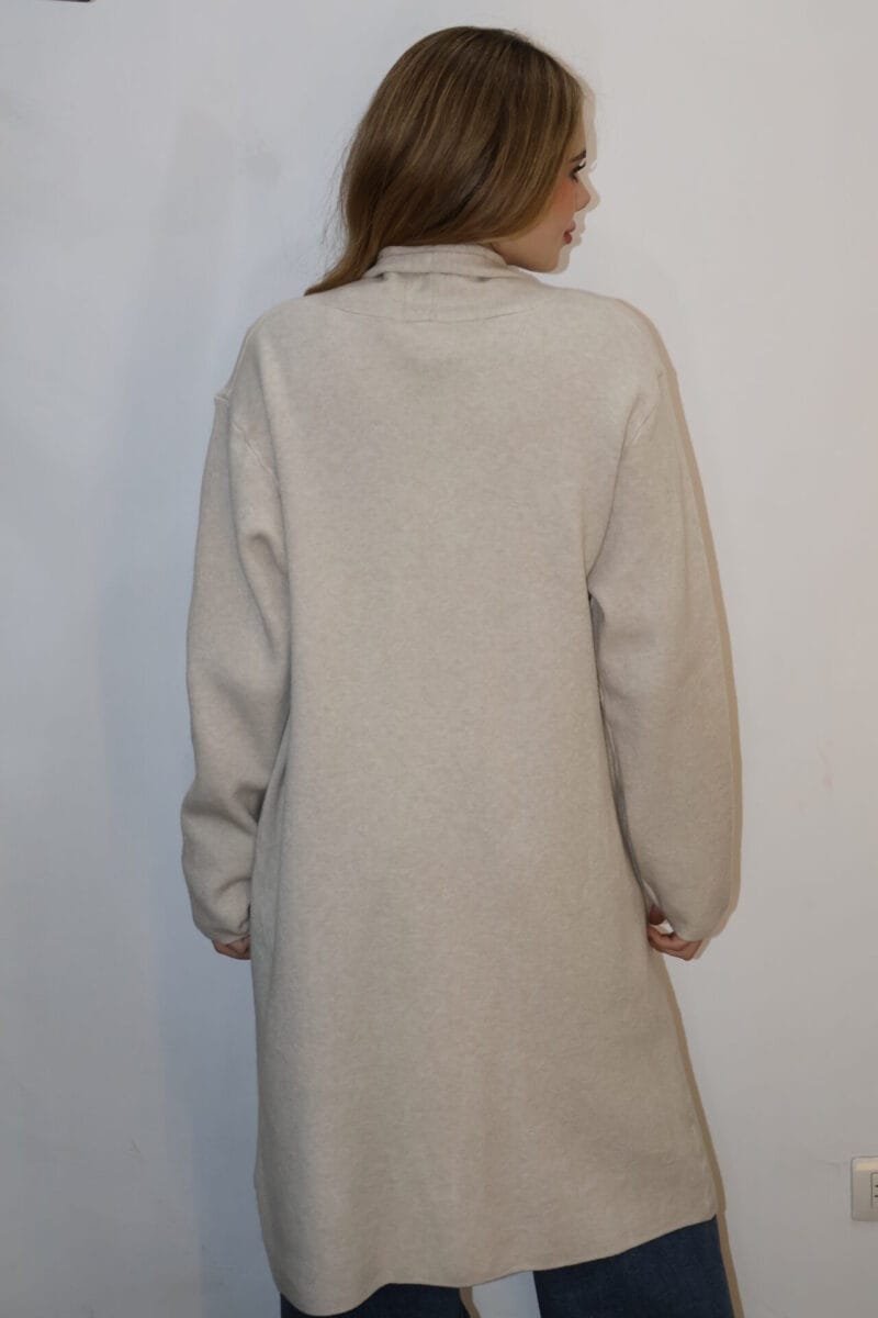 sueter liso largo manga larga beige - Image 4