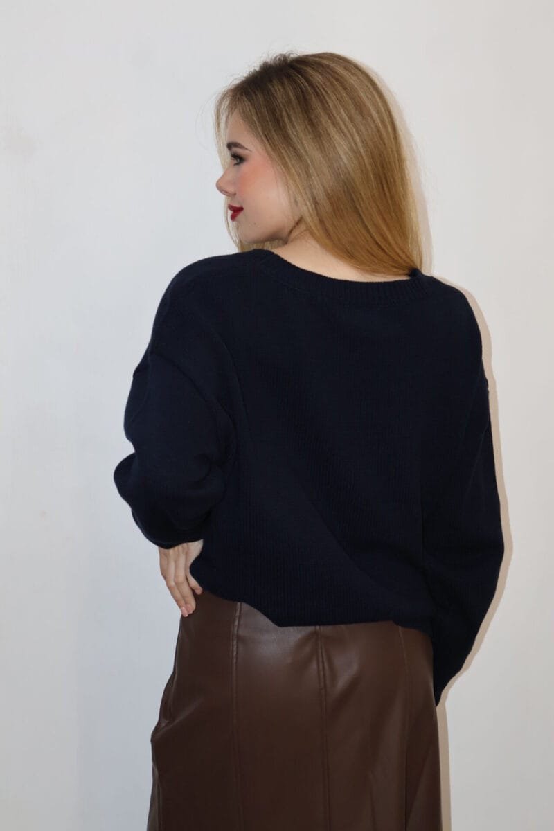 Falda midi tipo piel lisa café - Image 6