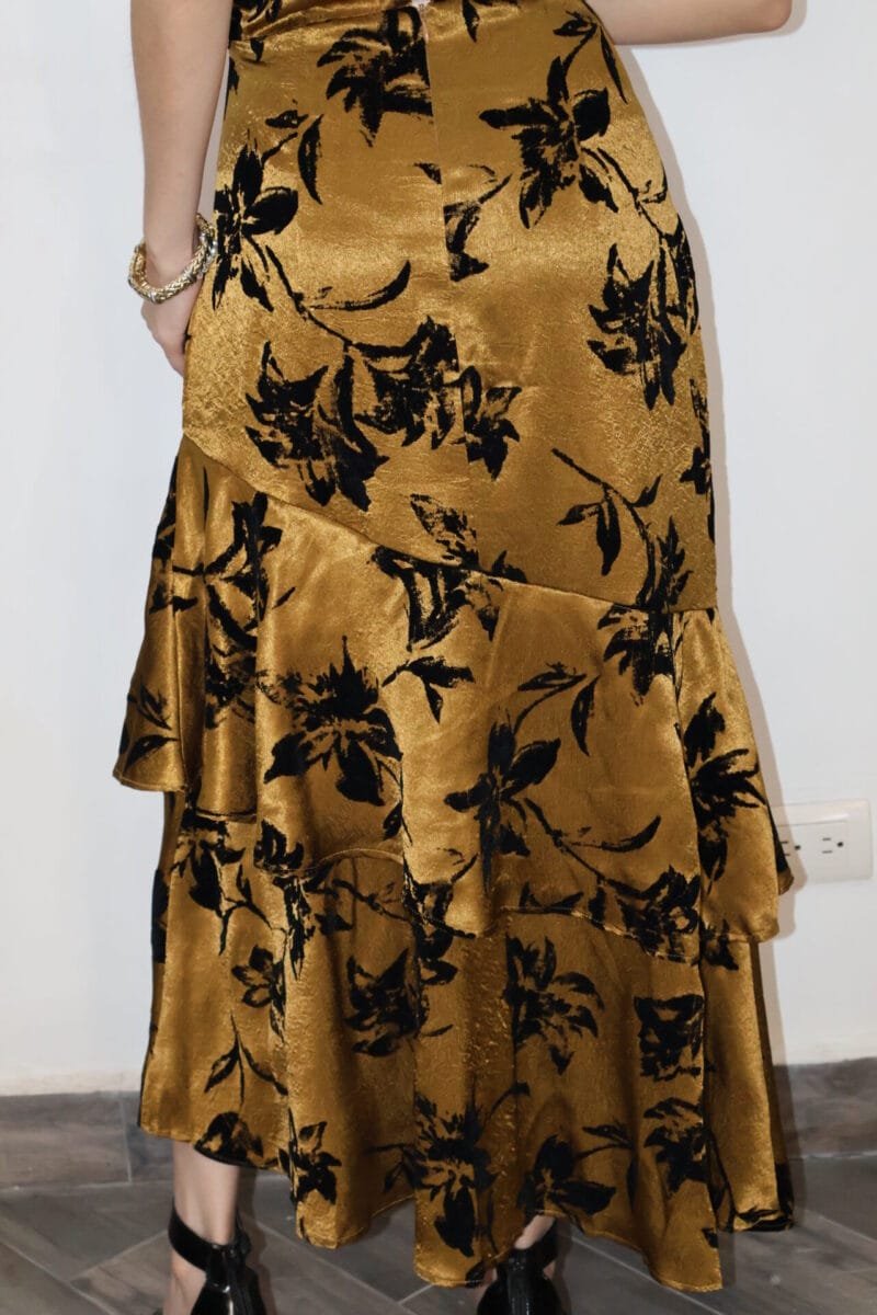 Vestido midi de velvet estampado café con negro - Image 6