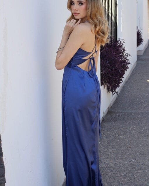 Vestido largo azul de tirantes