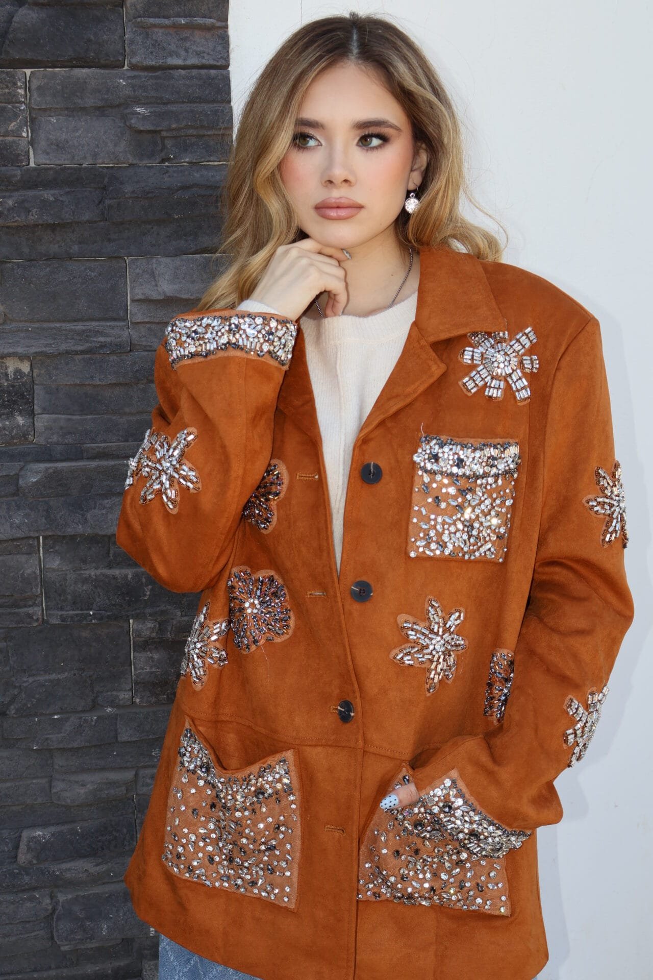 Saco Italiano café con detalles