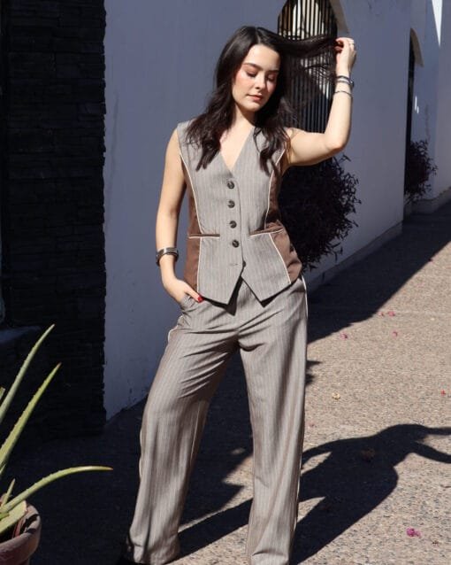 Set de chaleco gris con cafe